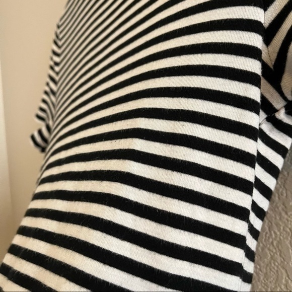Old Navy Basic Striped Tee - Picture 5 of 6